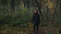 6x10 Regina Mills forêt Royaume des Vœux arrivée