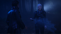 5x10 Emma Dark Swan Killian Jones Capitaine Crochet Ténébreux magie aveux mensonges Excalibur apparition forêt nuit