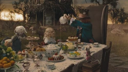 Alice au Pays des Merveilles 2010 film souvenir premier voyage enfant rencontre Lièvre de Mars Loir Chapelier Fou heure du thé