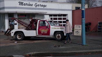 1x22 Garage Marine panneau 15 Mary Margaret Blanchard