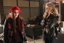 Once-Upon-a-Time-Episode-15-Meghan-Ory Jennifer-Morrison