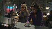 4x11 Emma Swan Regina Mills Café Granny