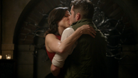 4x07 Regina Mills Robin de Locksley des Bois caveau baiser liaison amoureuse