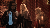 4x07 Rumplestiltskin gants Ingrid Reine des Glaces Helga urne magique