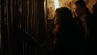 1x01 Rumplestiltskin Blanche-Neige Prince David Charmant bras ventre cachot royal souterrain