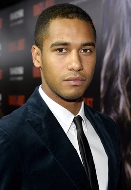 Elliot Knight Infobox
