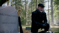 2x11 Marco tombe Archie Archibald Hopper tristesse