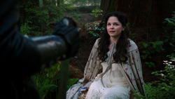 1x07 Chasseur main dague poignard Blanche-Neige