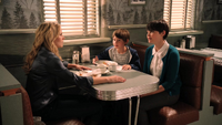 1x03 Café Mère-Grand Mary Margaret Emma Henry annonce réveil John Doe