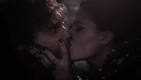 1x07 Chasseur Reine Regina baiser esclave sexuel