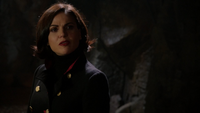 6x10 Regina Mills refuse marché Rumplestiltskin uchronie