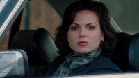 1x10 Regina Mills regard haine voiture baiser ennemis