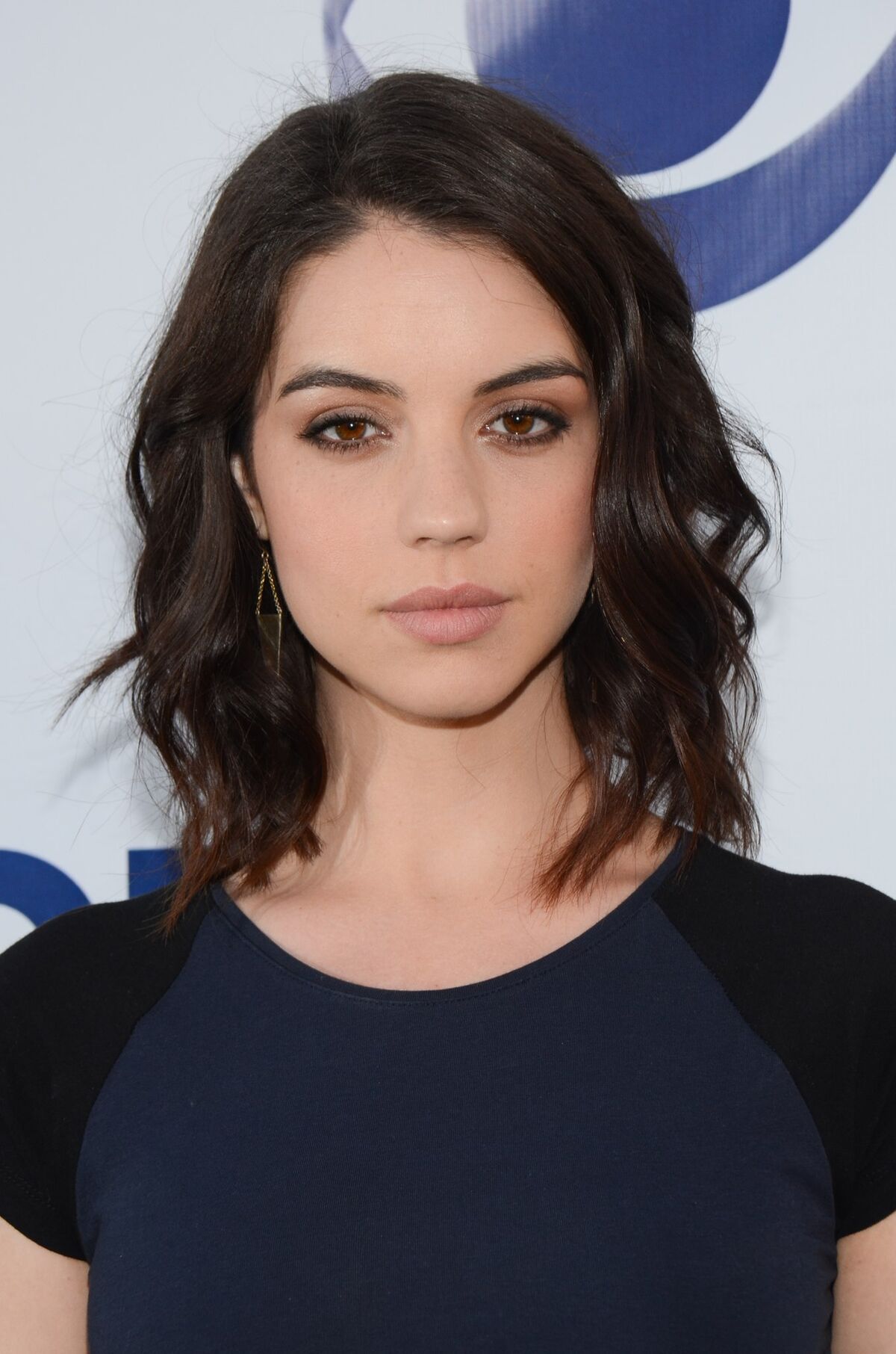 Adelaide Kane’s Exciting Role in Grey's Anatomy, image size:1200x1812