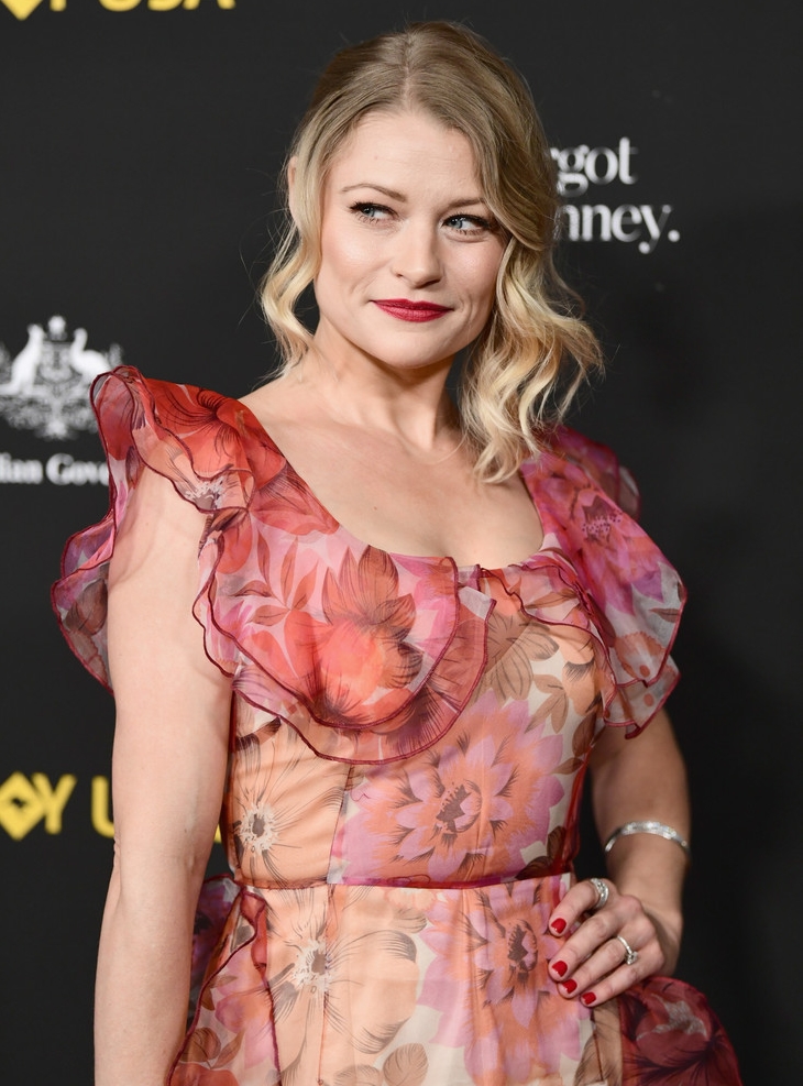 emilie de ravin eyes belle