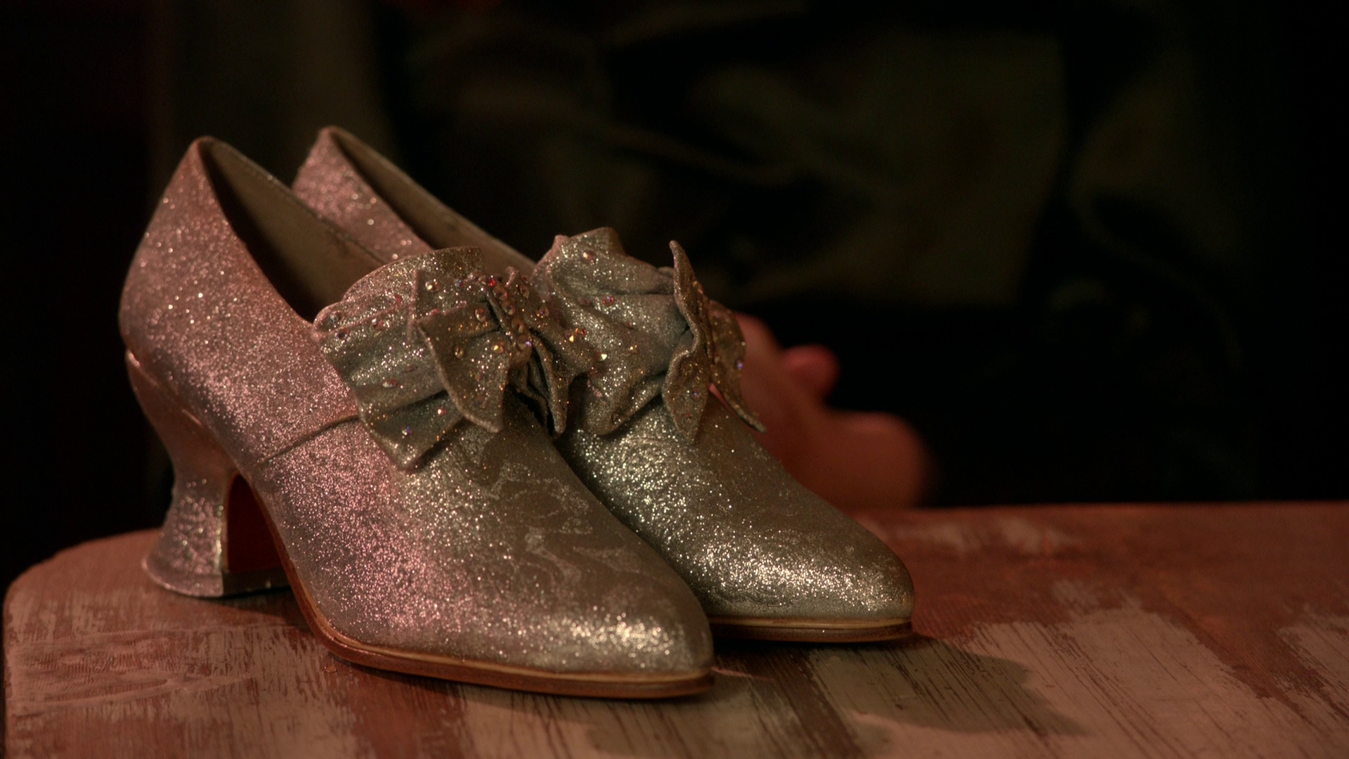 dorothy wizard of oz silver shoes