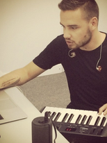 Liam-payne-studio-instagram-1405330794-view-1