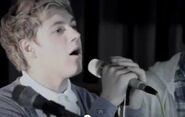 Niall singing One Thing