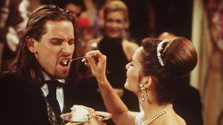 Todd and Téa marry in 1998