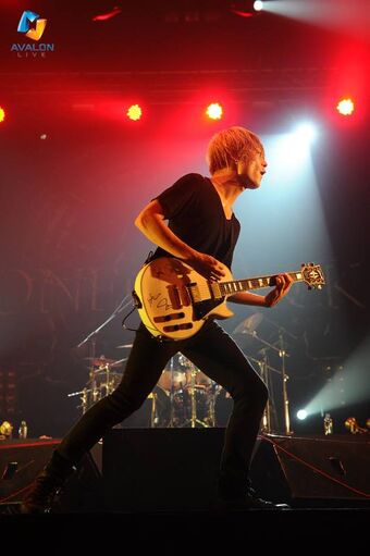 Toru S Gear One Ok Rock Wiki Fandom