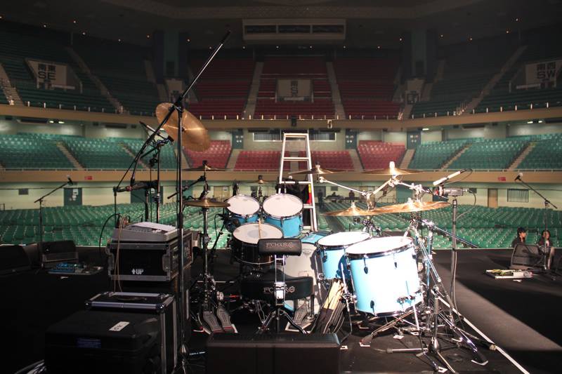 Tomoya S Kit One Ok Rock Wiki Fandom