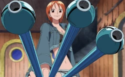 Nami memegang Perfect Clima Tact.