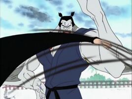 Sanji greift Kuroobi mit Collier an