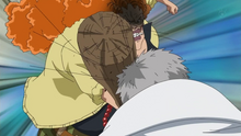 Dadan golpeando a Garp