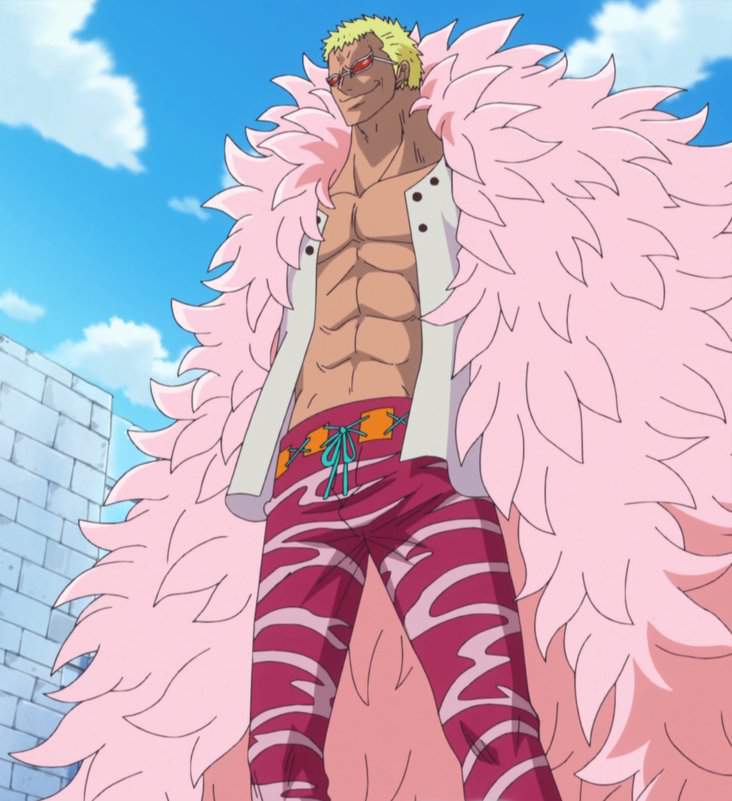 Law làm Big Mom hộc máu, nhiều fan One Piece tự hỏi bằng cách nào mà  Doflamingo "đàn áp" được Siêu Tân Tinh này