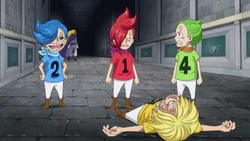 Niji e i suoi fratelli picchiano Sanji.