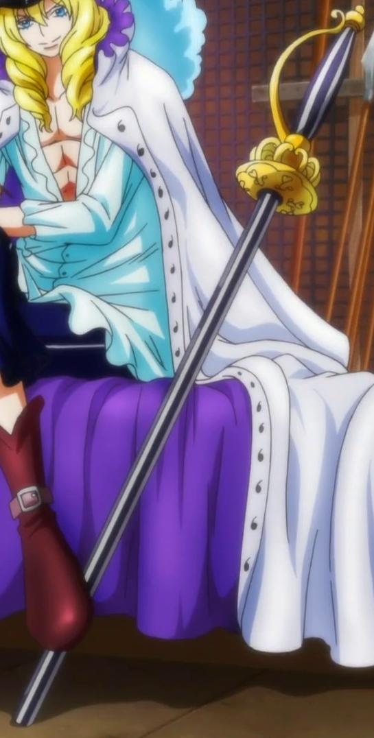 How can Mihawk wield such a big sword effectively in One Piece