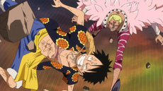 Doflamingo supera a Luffy