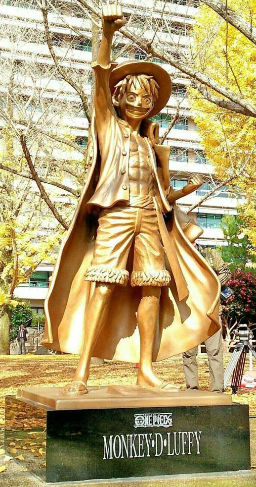 ONE PIECE WCF KUMAMOTO REVIVAL PROJECT GOLD STATUE STRAW HAT