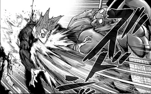 Bug God Golpeando Garou