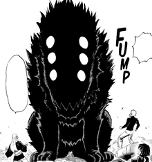 Pochi se sienta cual perro domesticado