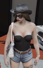 Brunette Mira