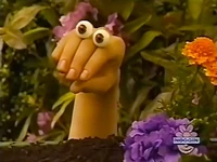 Oobi Dig 3.jpg (44 KB) Oobi watching Uma