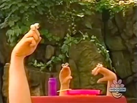 Oobi-shorts-Bubbles-opening.jpg (46 KB) The bubble set