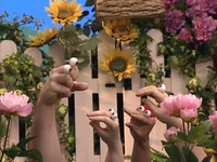 Oobi-Garden-Day-Grampu-and-the-kids.png (1.25 MB) Grampu talking to the kids