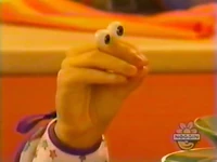 Oobi-shorts-Soup-Uma-wearing-a-bib.jpg (130 KB) Uma wearing a bib