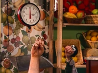 Oobi-Shopping-Bella-says-bye.png (807 KB)