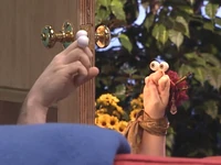 Oobi-Piano-Lesson-Inka-arriving.png (588 KB) Inka arriving