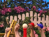 Oobi-Play-Ball-Grampu-sets-it-up.png (871 KB) Grampu sets up the tee