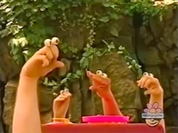 Oobi-shorts-Bubbles-Kako.jpg (49 KB) Kako asks for a turn