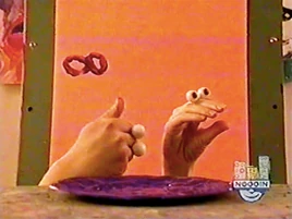 Oobi-shorts-Painting-Uma-poses