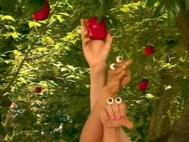 Oobi-shorts-Apple-Picking-Uma-reaching