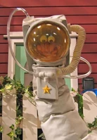 Oobi-astronaut-costume.jpg (22 KB) The astronaut costume.