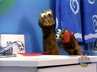 Oobi-shorts-Cake-soap-bar.jpg (70 KB) Oobi tries to use soap