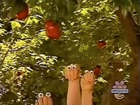 Oobi-shorts-Apple-Picking-Kako-tries.jpg (66 KB) Kako falls down