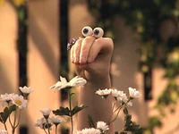 Oobi-Play-Ball-Uma-picking-flowers.png (733 KB) Uma picking flowers