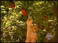 Oobi-shorts-Apple-Picking-piggyback.jpg (235 KB) The kids piggybacking